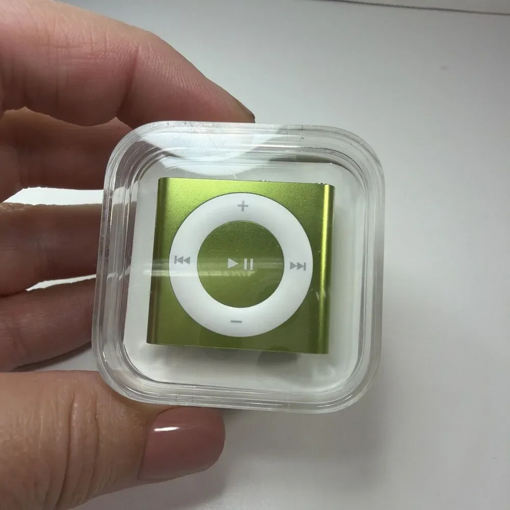 Apple iPod Shuffle 4th Generation (2 GB) Green New & Factory Sealed Model A1373
